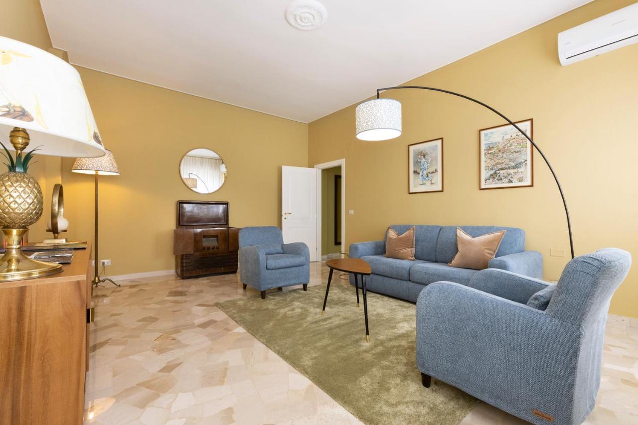 Lilly Apartment Флоренция Екстериор снимка