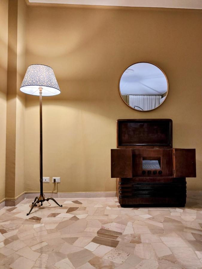 Lilly Apartment Флоренция Екстериор снимка