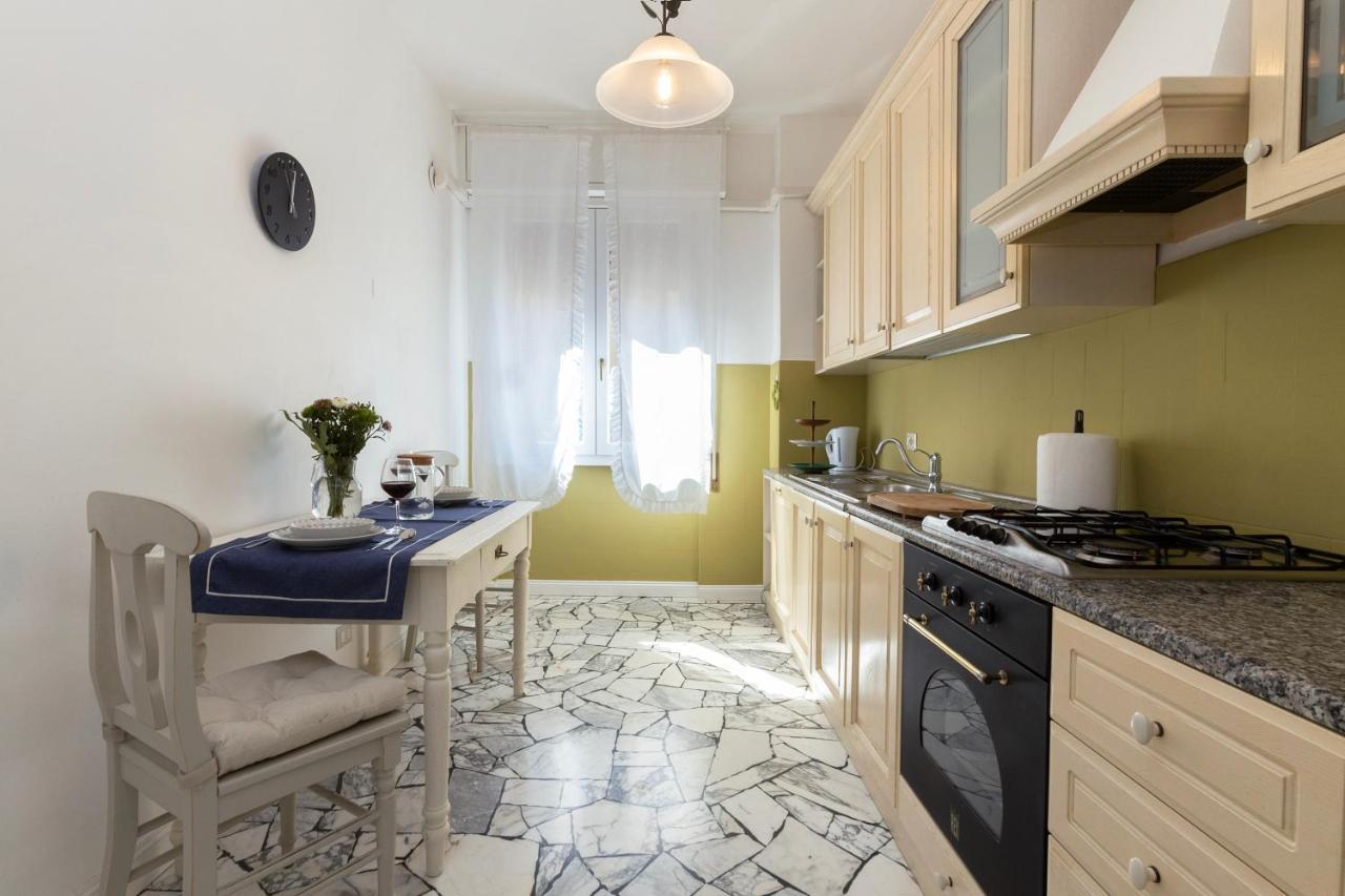 Lilly Apartment Флоренция Екстериор снимка